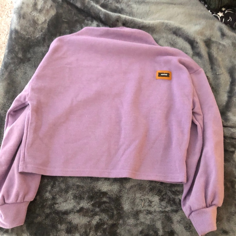 Sweater- Barely worn